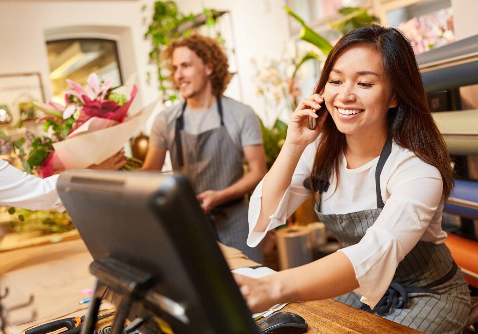 Saleswoman,Or,Florist,Takes,Order,On,The,Phone